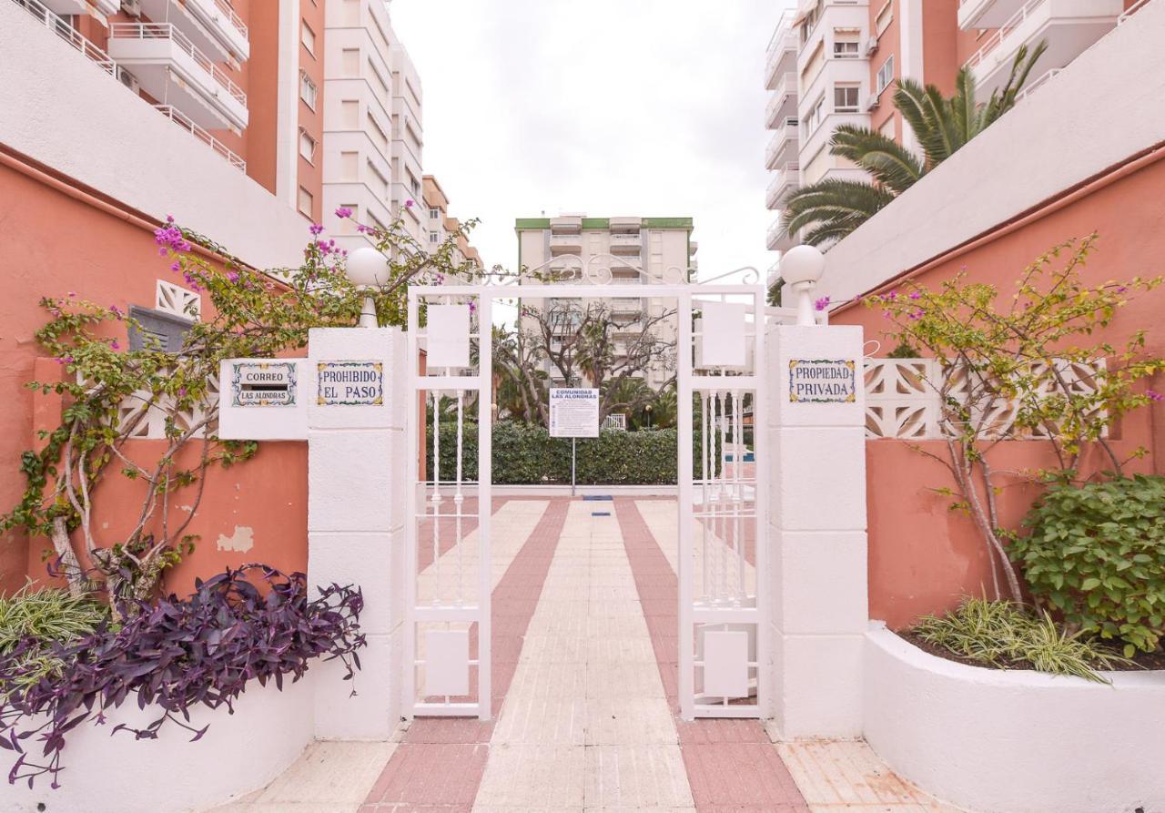 Apartamentos Marblau Las Alondras-Julio Y Agosto Solo Familias Gandía Eksteriør bilde